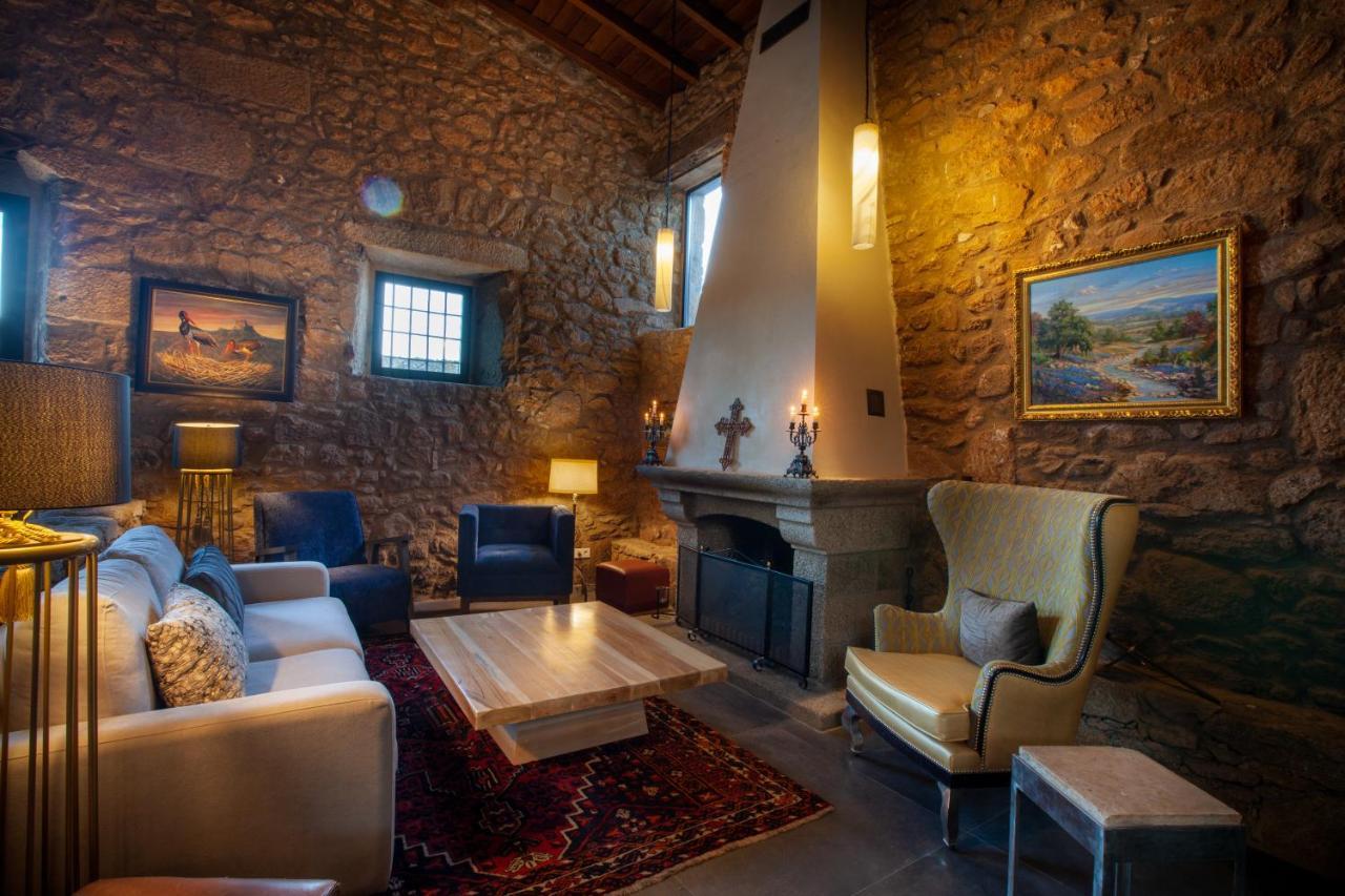Aqua Et Oleum Hotel Villamiel ภายนอก รูปภาพ
